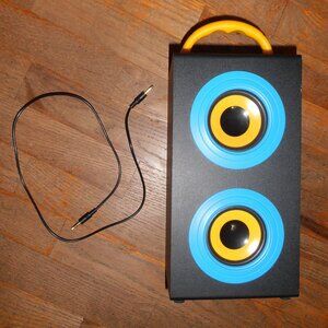 Live Love Music Portable Stereo Speaker 3.5mm Aux Wired W/ Handle ~Used~